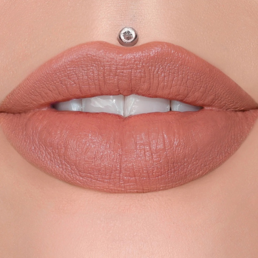 2/$20 💥 NEW (Paleontologist) Jeffree Star Velvet Trap Lipstick (2757)